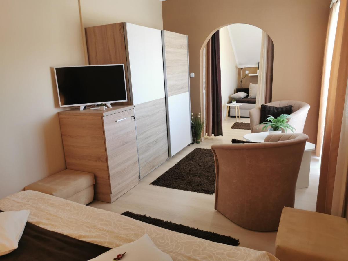 Csabai Vendeghaz Hotel บุค ภายนอก รูปภาพ