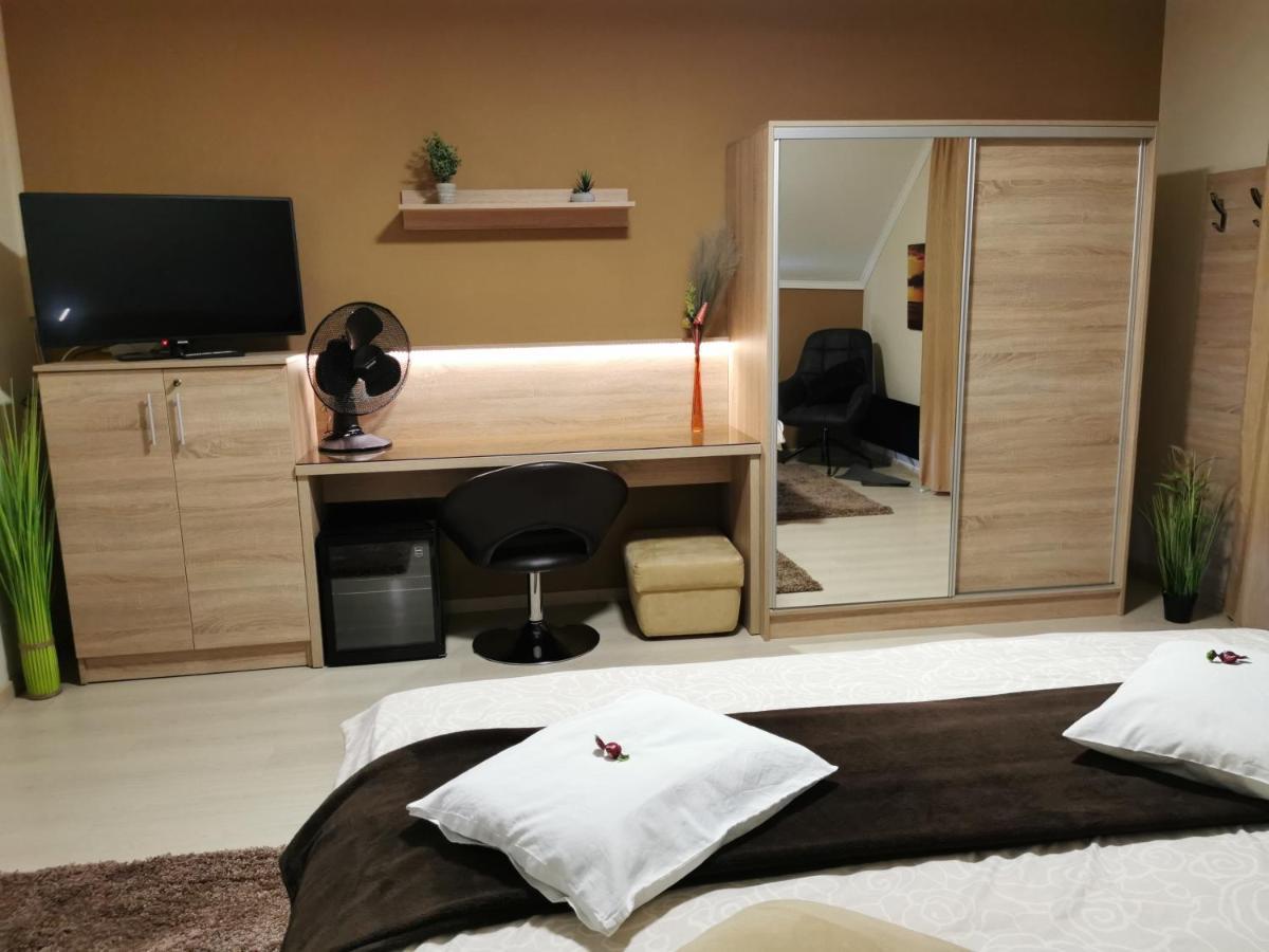 Csabai Vendeghaz Hotel บุค ภายนอก รูปภาพ