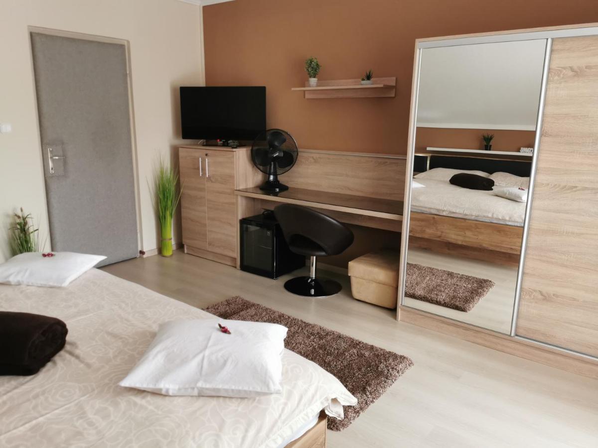 Csabai Vendeghaz Hotel บุค ภายนอก รูปภาพ